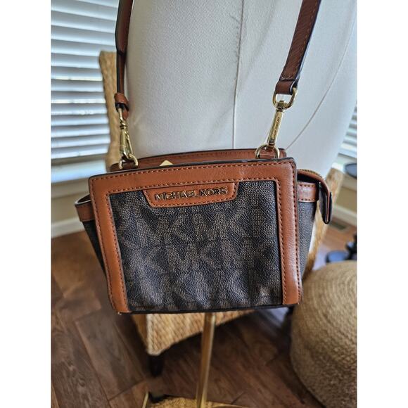 Michael Kors Handbags - Michael Michael Kors Selma Mini Messenger Leather Crossbody Bag